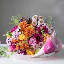 Bouquet mélange fleuri contrasté – Image 2